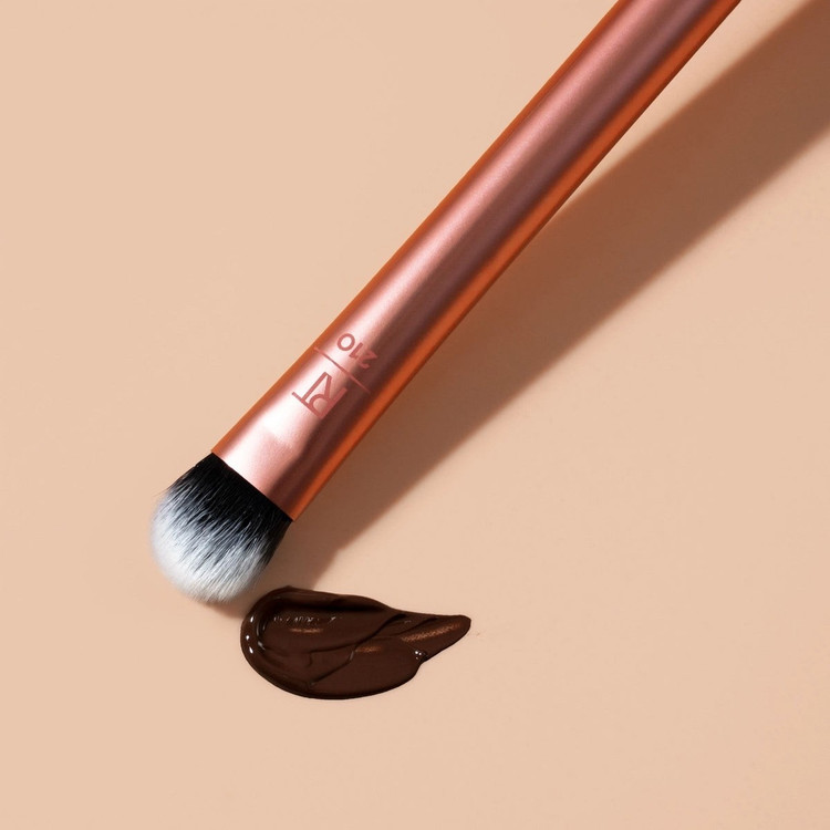 براش کد 210 کانتورینگ رییل تکنیک REAL TECHNIQUES مدل expert concealer RT 210