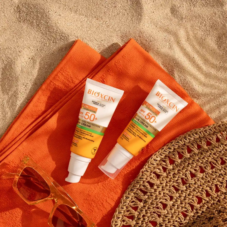 ضد آفتاب بیوکسین BIOXCIN برای پوست های چرب با SPF 50 حجم 50 میل