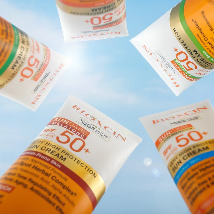 کرم ضد آفتاب و ضد لک بی رنگ بیوکسین BIOXCIN مدل lekeye egilimli ciltler با spf50 حجم 50 میل