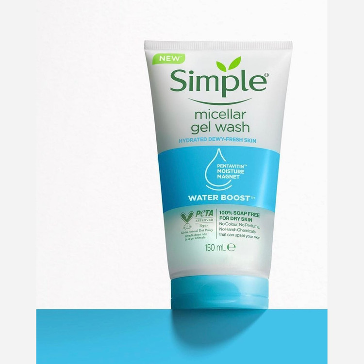 ژل شستشوی صورت سیمپل Simple مدل WATER BOOST حجم 150 میل